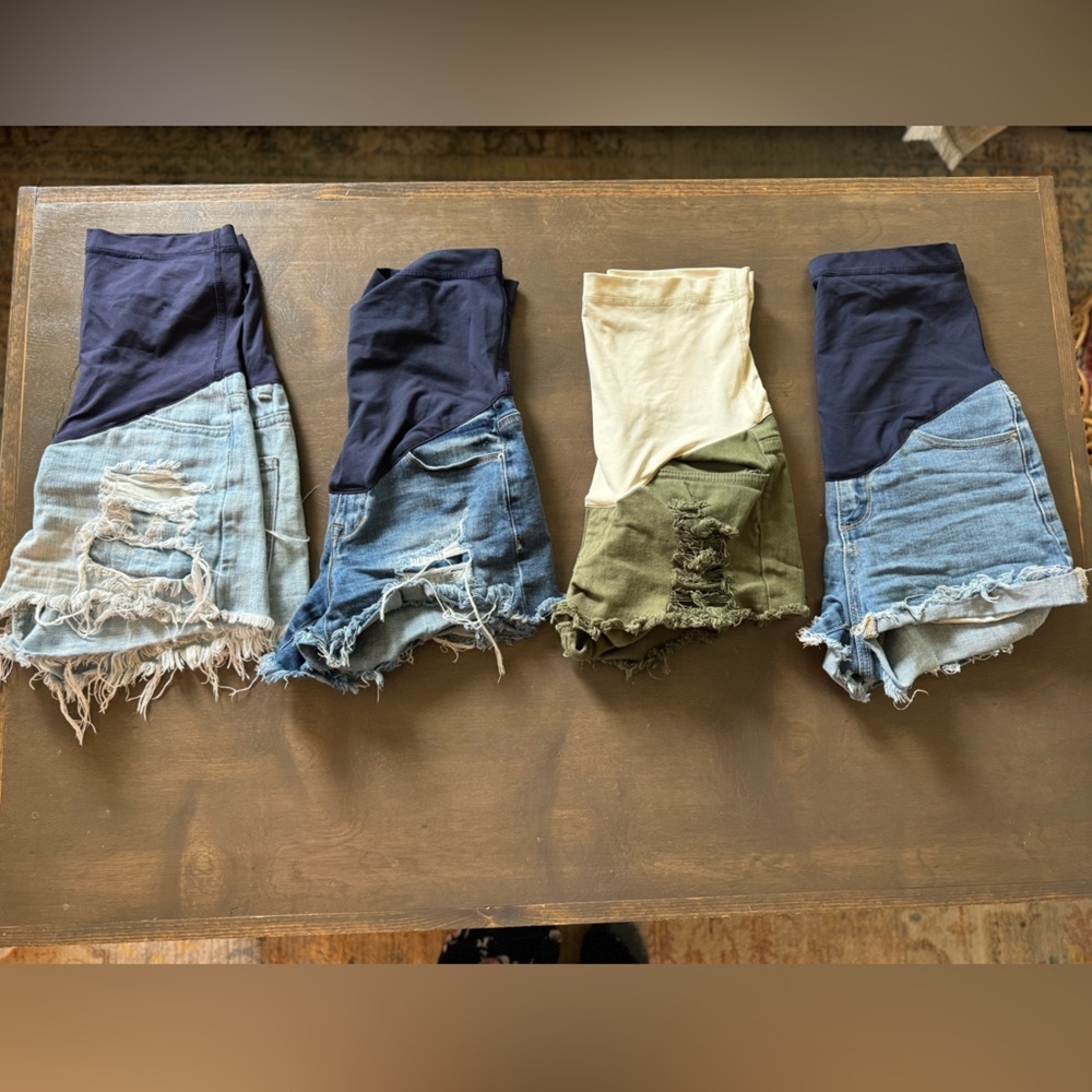 Maternity shorts